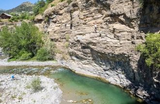 Roc Aventure Via ferrata et Tyrolienne